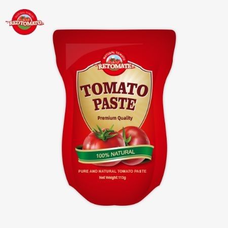 La fabbrica di pasta di pomodoro produce sacchetti in piedi da 113 g che rispettano gli standard di produzione ISO HACCP BRC e FDA