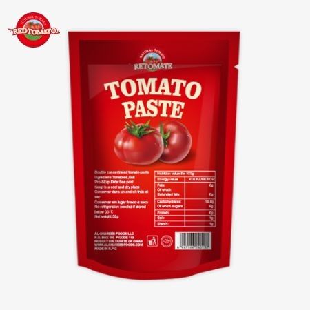 La bustina di pasta di pomodoro da 500 grammi offre un'imballaggio conveniente e un gusto delizioso