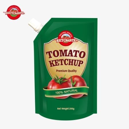 Produciamo sacchetti di 200 grammi di ketchup che soddisfano gli standard internazionali e sono offerti a prezzi di fabbrica