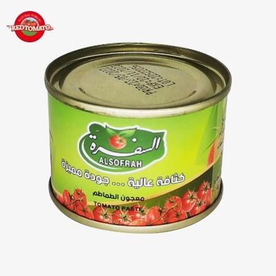 Pasta di pomodori in scatola dolce e acida 210 g con tappo aperto e duro